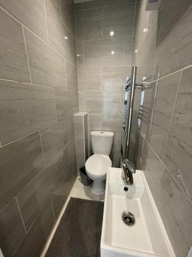 House By Araminta Houslow Apartment Hounslow Exterior photo